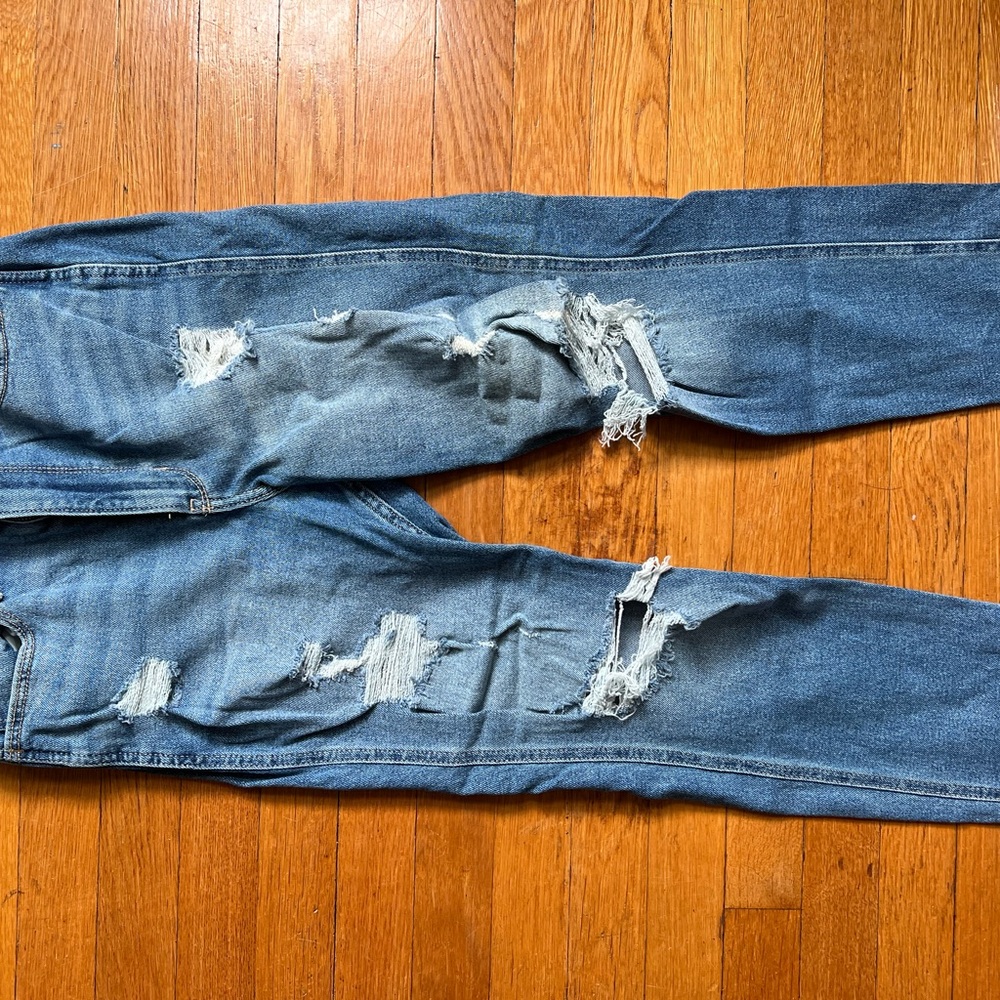 Hollister women’s Ripped Blue Skinny Jeans